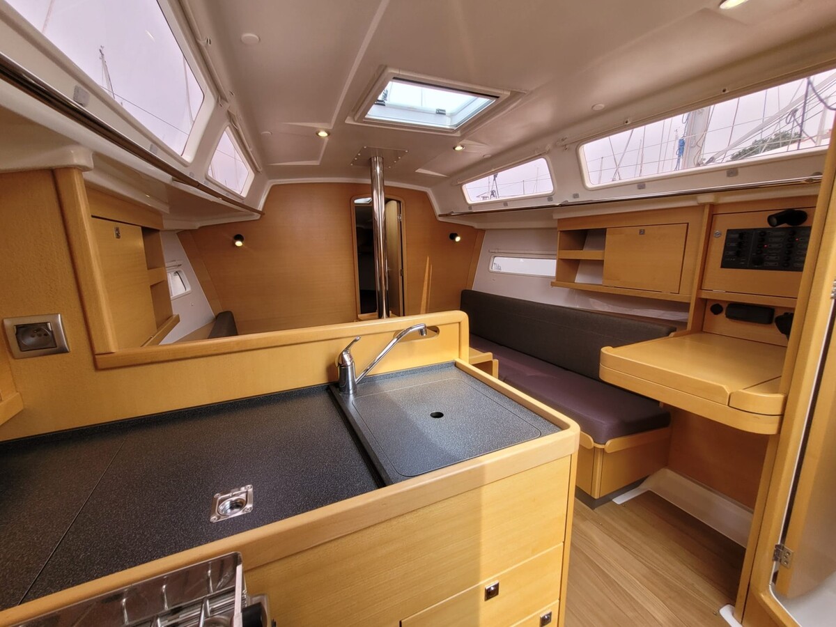 foto: 6 Jeanneau Sun Odyssey 319