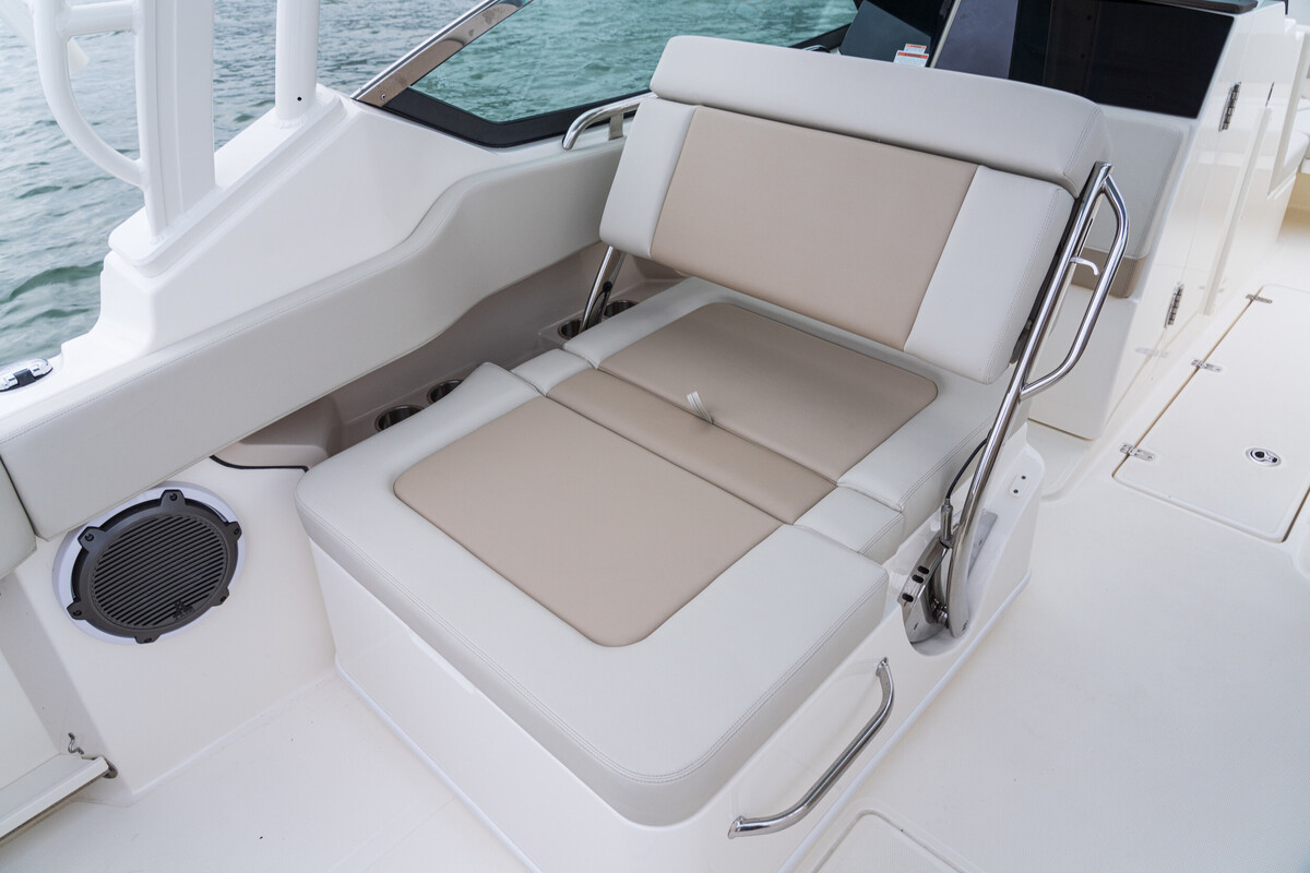 foto: 5 Boston Whaler 240 Vantage