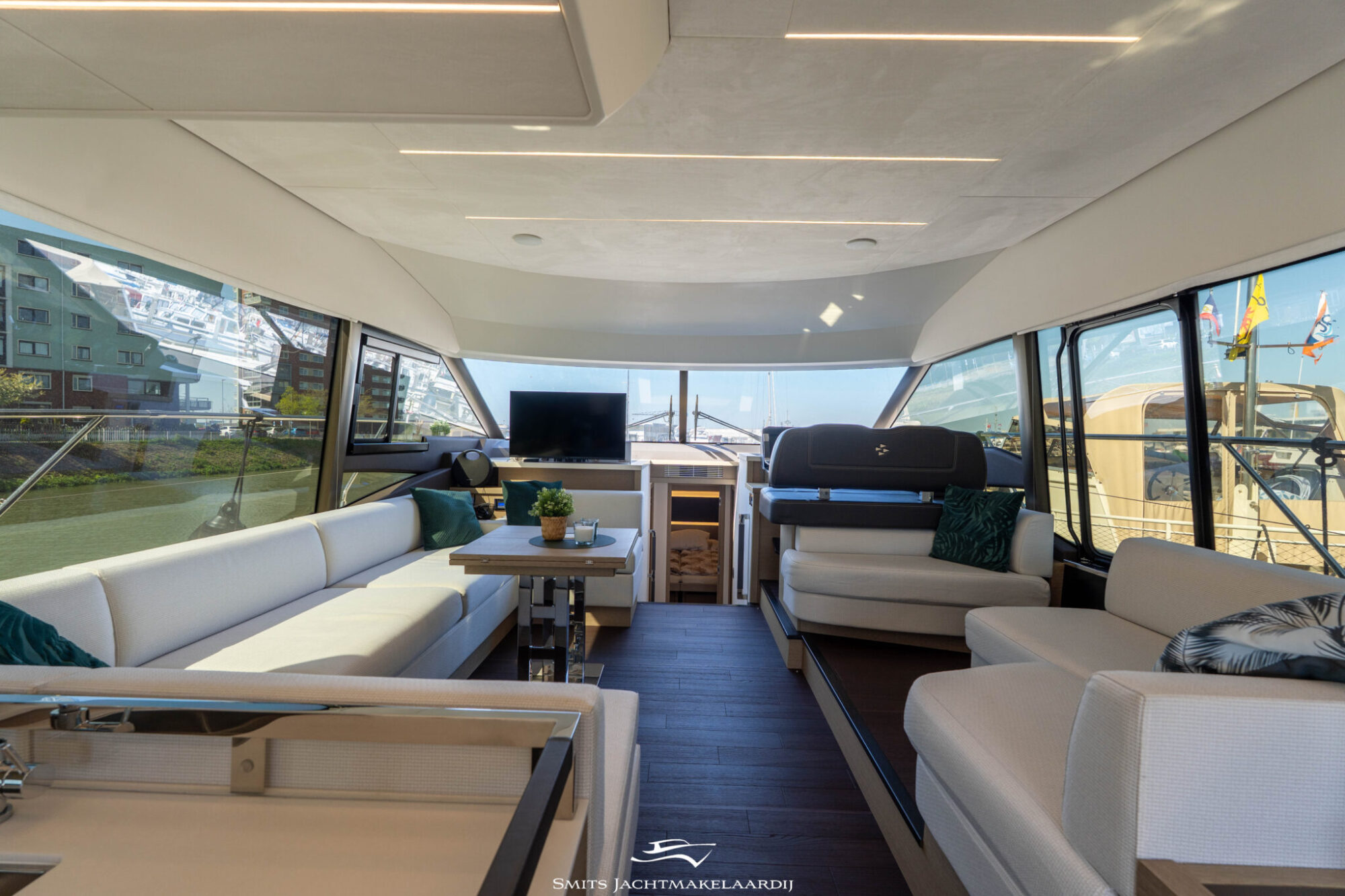 foto: 22 Prestige Prestige 590 Flybridge