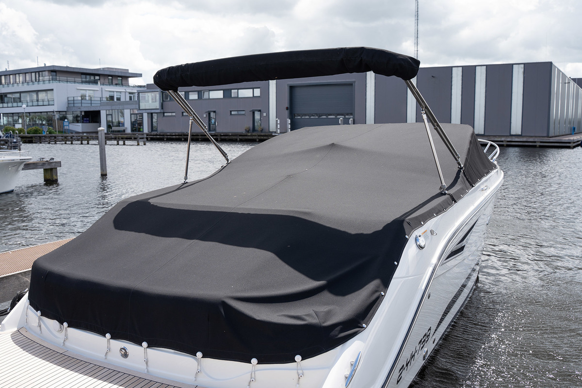foto: 5 Sea Ray Sun Sport 250