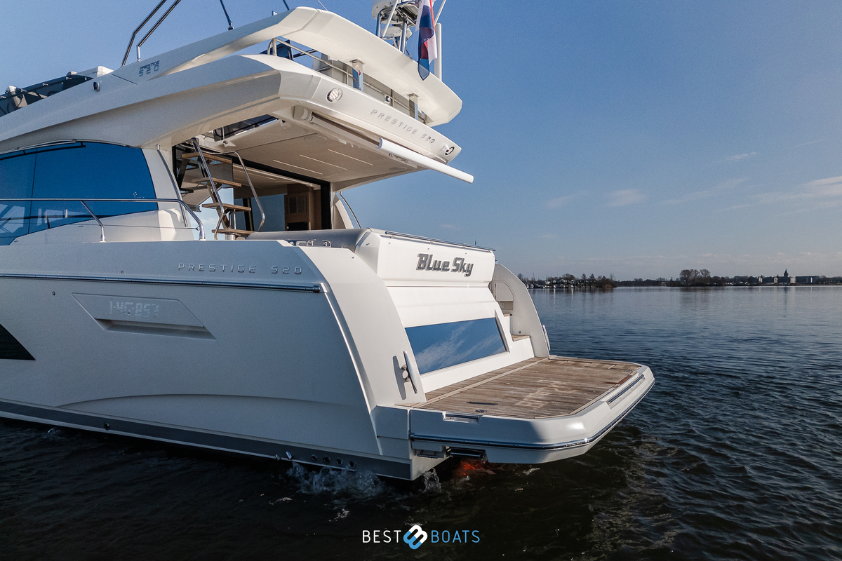 foto: 7 Prestige 520 FLY