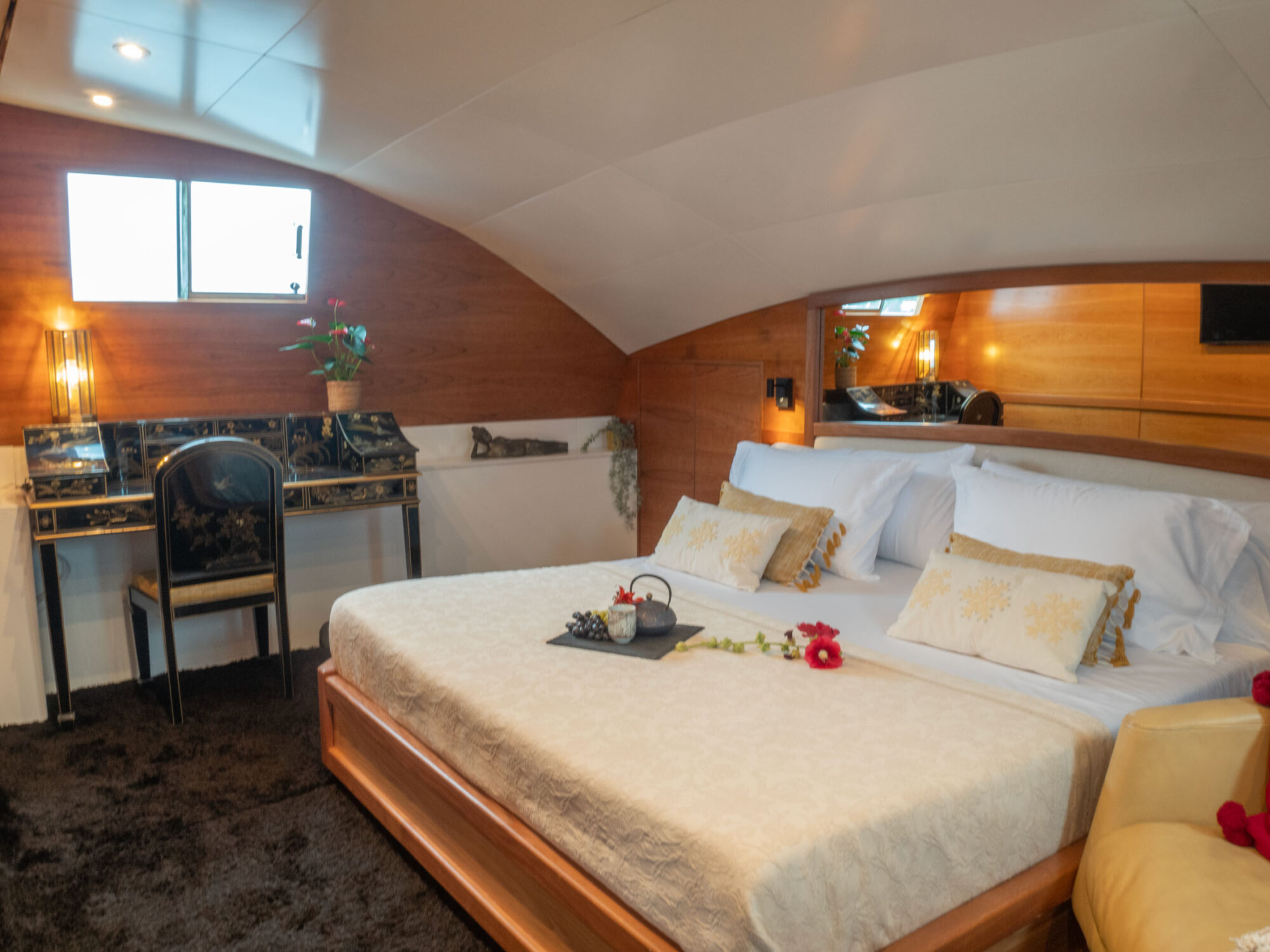 foto: 4 Falcon Falcon 100