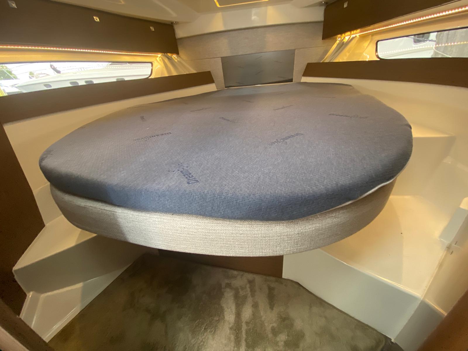 foto: 6 Jeanneau  Merry Fisher 895 offshore