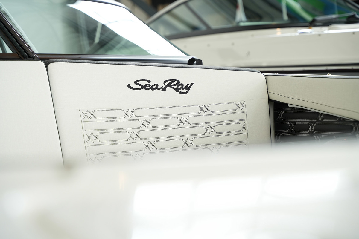 foto: 9 Sea Ray SPX 210 