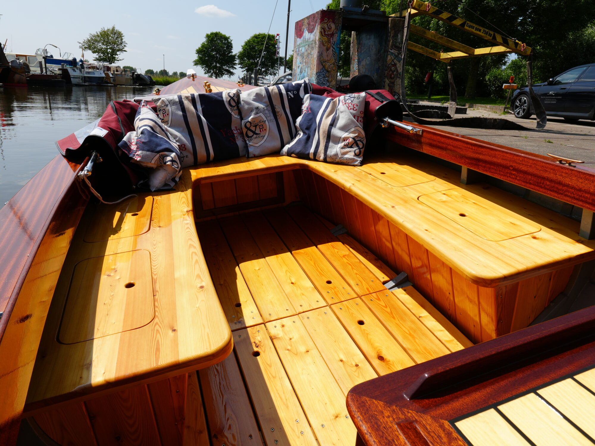 foto: 6 Kapitein Klassieke Mahoniehouten Sloep 6.20