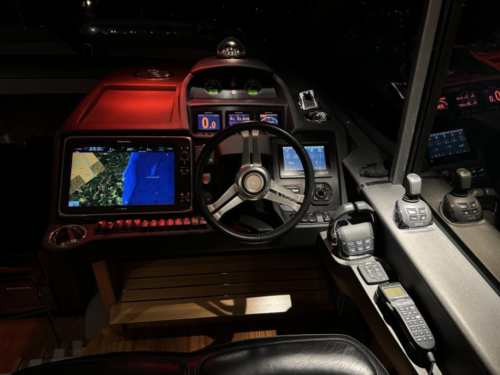 foto: 4 Princess V 48