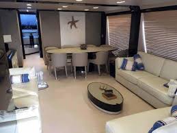 foto: 6 Azimut  80