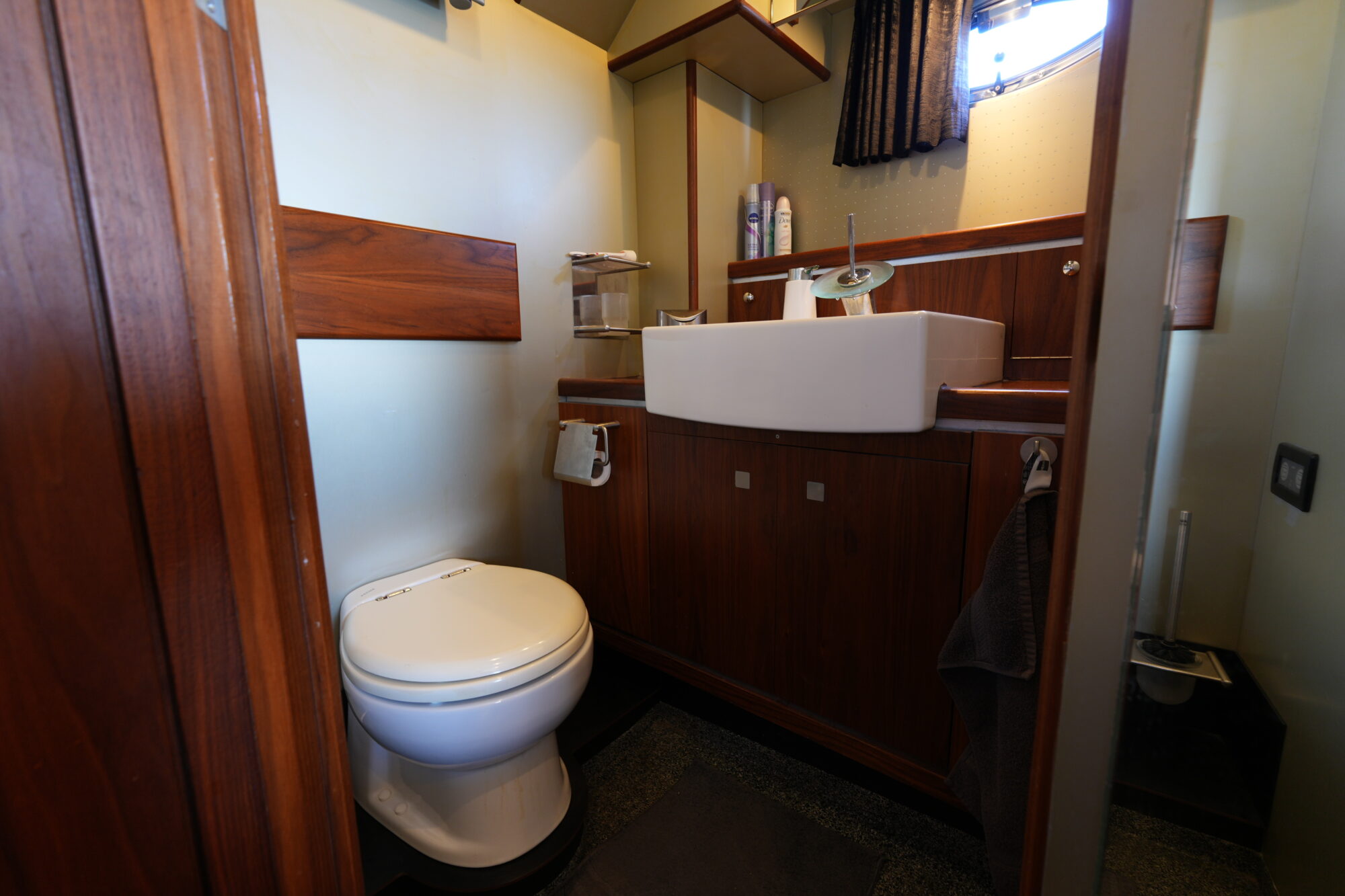 foto: 8 Vivante Vivante 42 AK