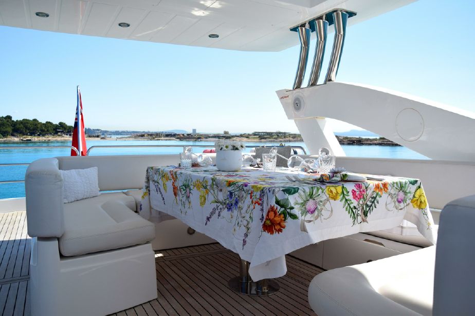 foto: 6 Sunseeker Manhattan 73