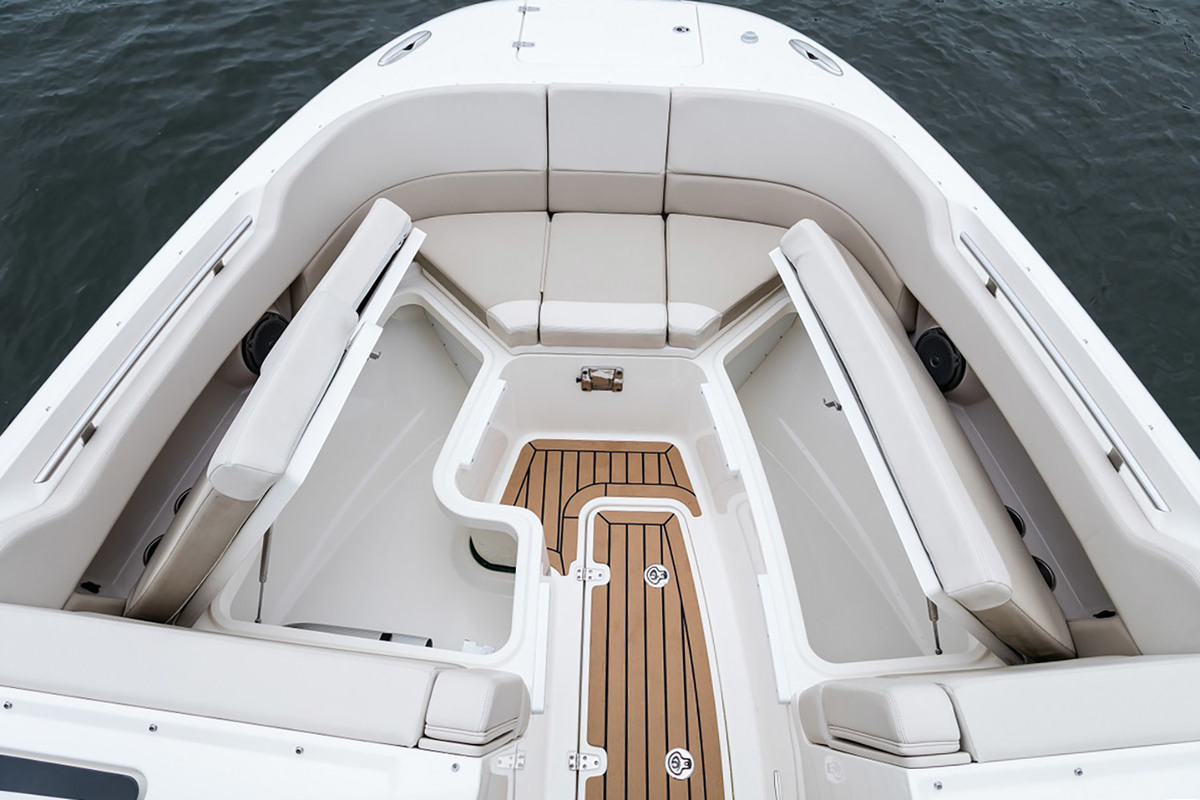 foto: 4 Boston Whaler 320 Vantage