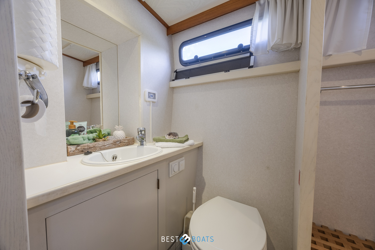 foto: 5 Linssen 37 SE