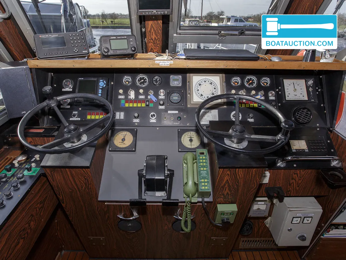 foto: 12 Bateau de patrouille 2300