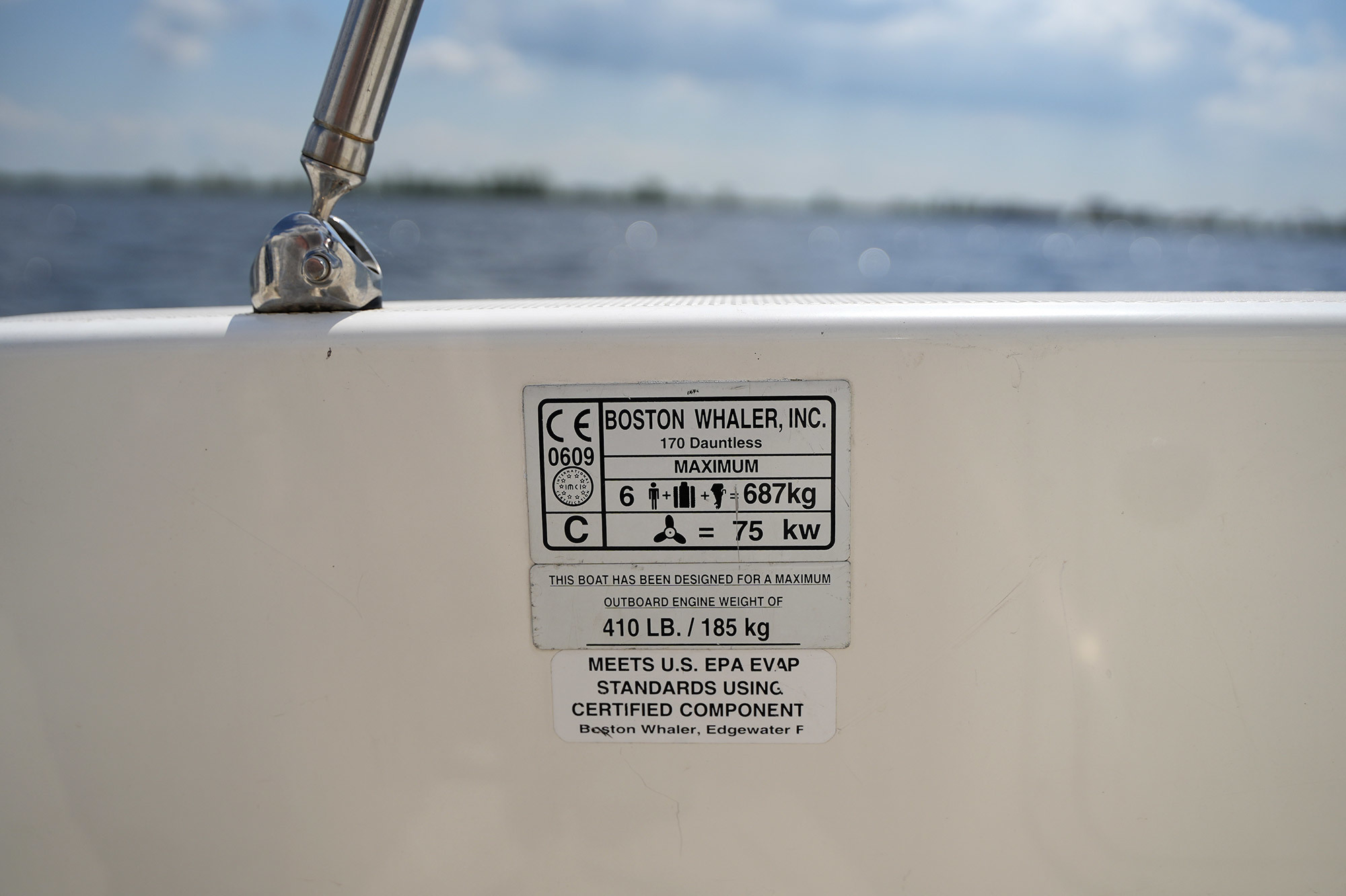 foto: 6 Boston Whaler 170 Dauntless