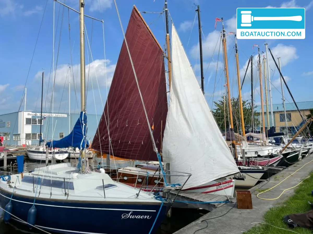 foto: 5 Sailing sloop 900