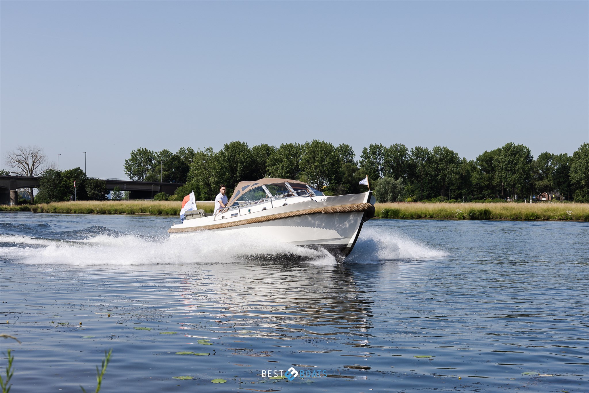 foto: 5 Interboat Intercruiser 27 Cabin