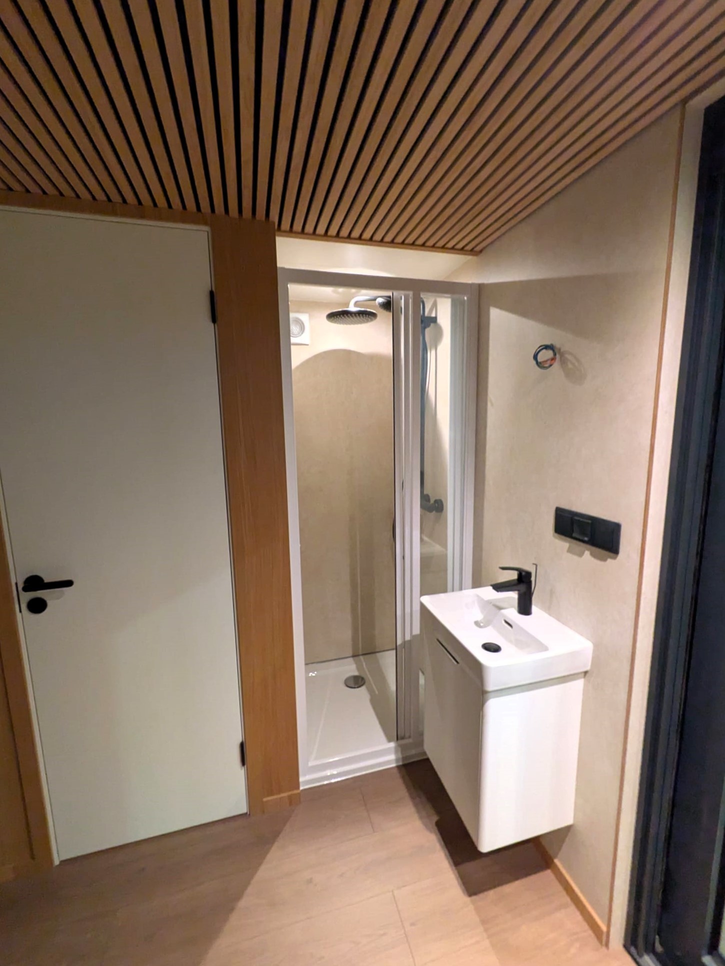 foto: 54 Surla 12 Houseboat Met (koop)ligplaats