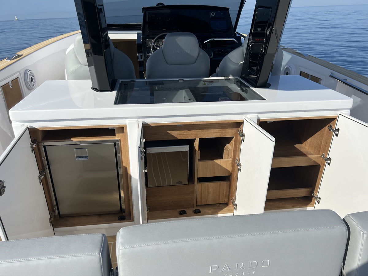 foto: 5 Pardo Yachts 38
