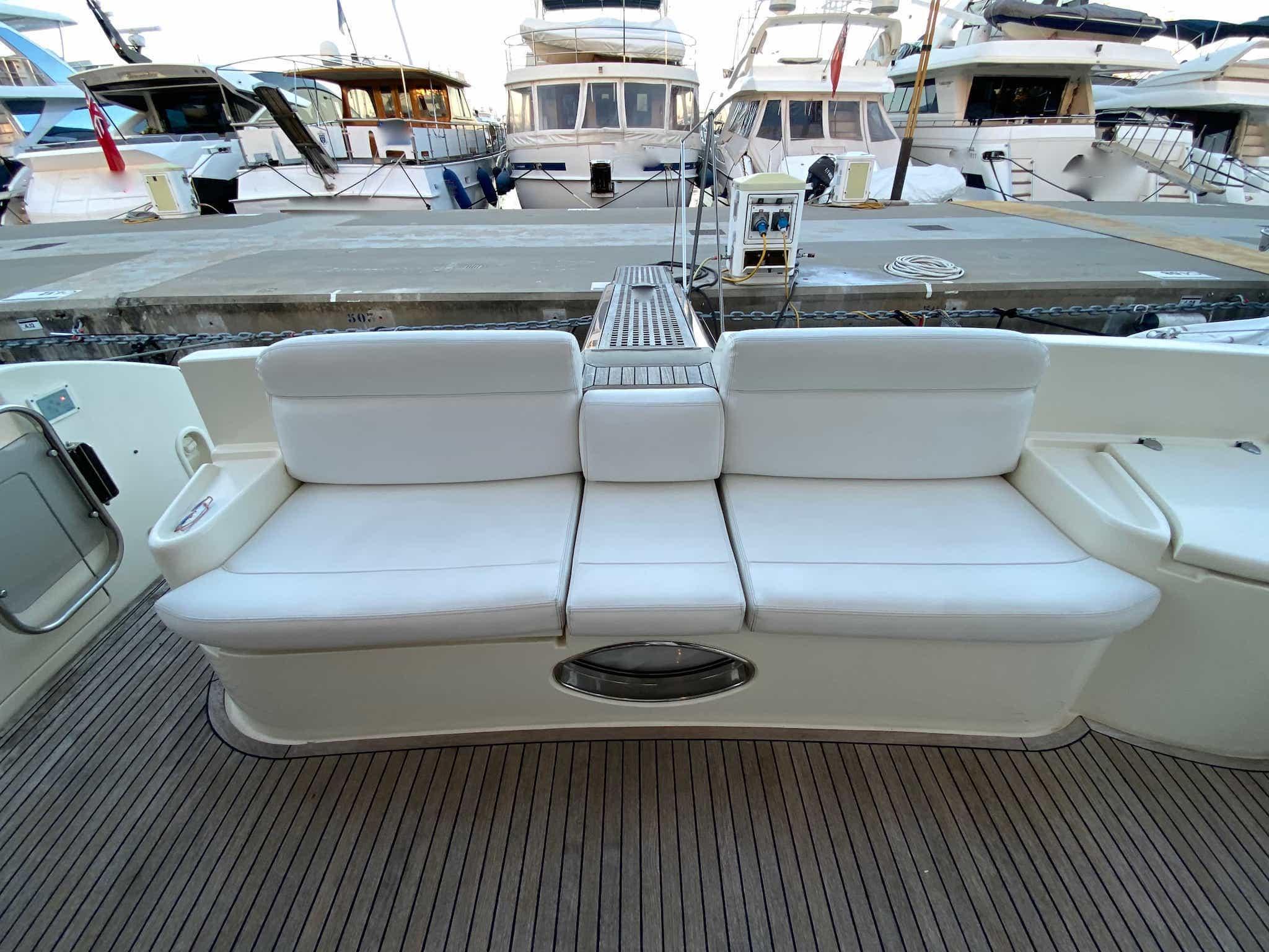 foto: 6 Azimut  55