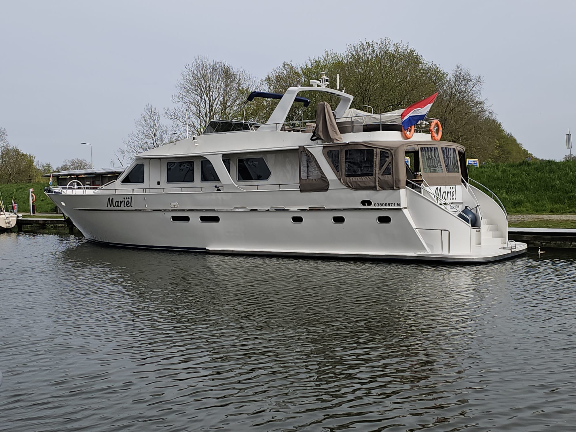 foto: 6 Jacabo 2300 (Varend woonschip)