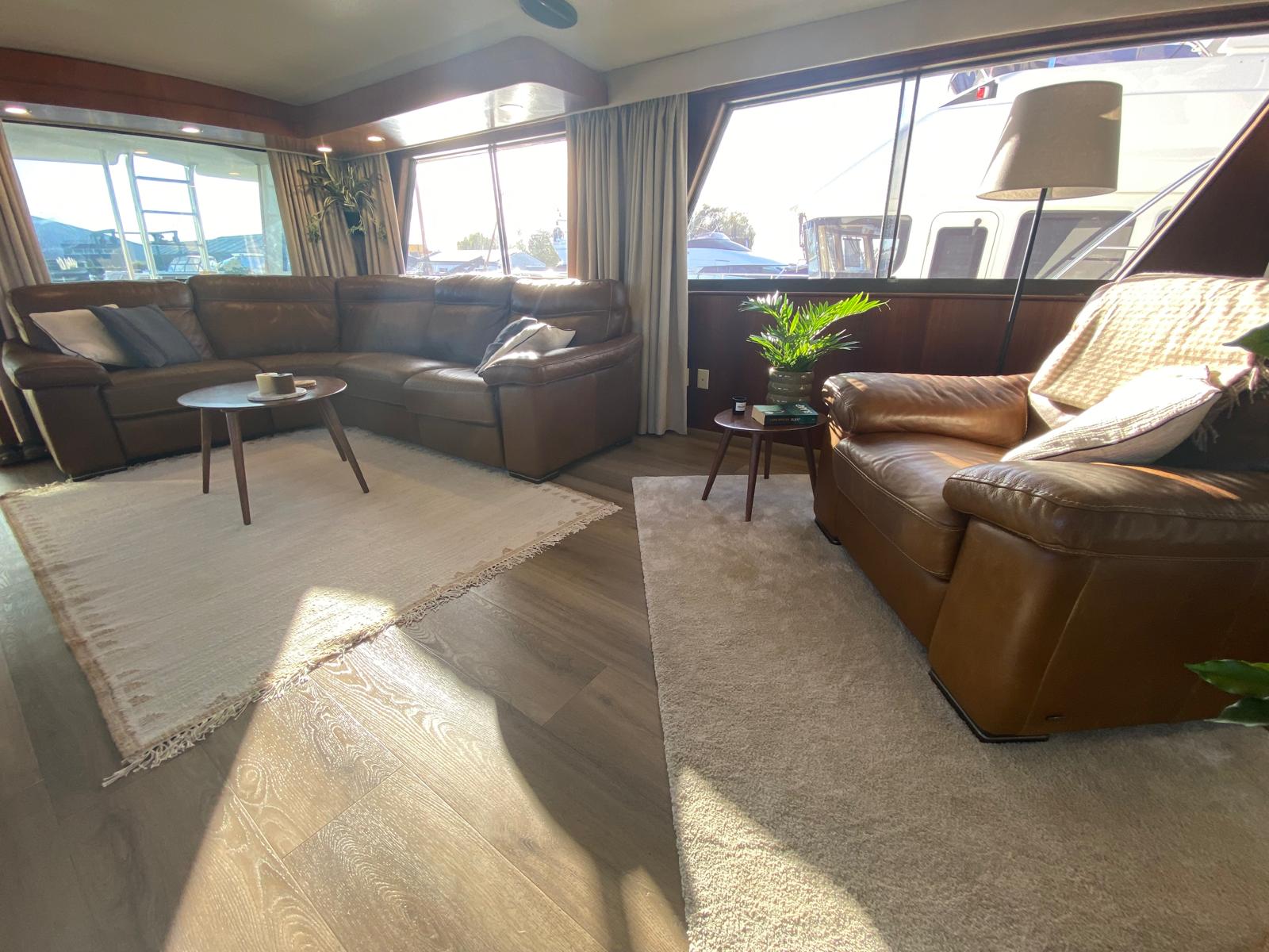 foto: 7 Hatteras 70 Fly ( Varend Woonschip )