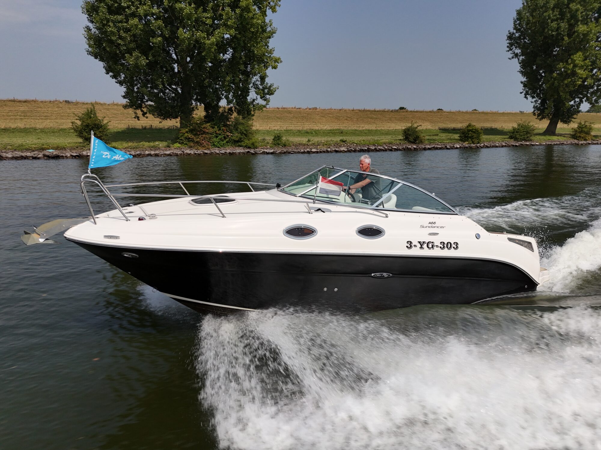 foto: 5 Sea Ray Sea Ray 255 Sundancer