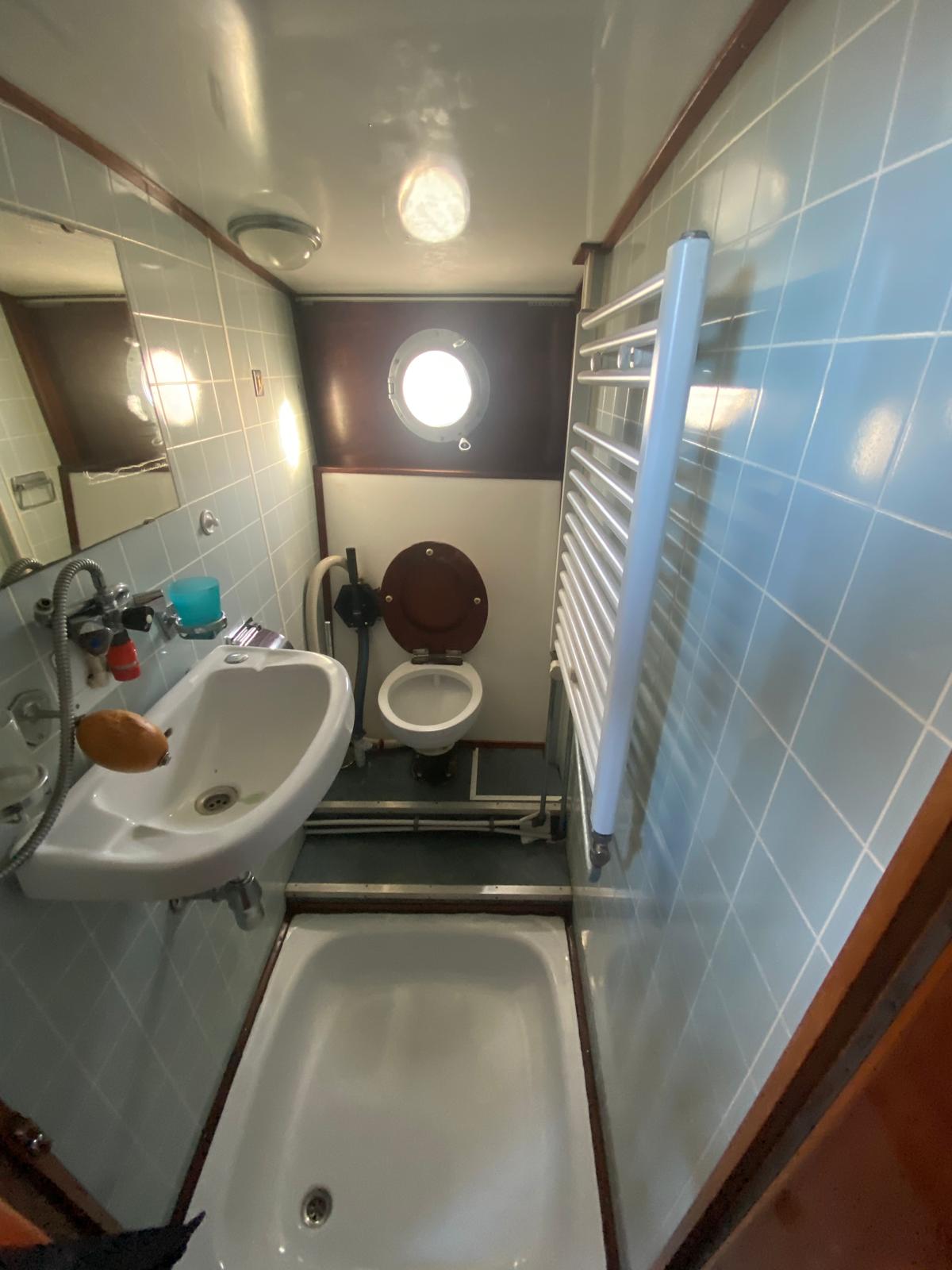 foto: 5 Combikruiser 1200 ( Woonschip met CV )