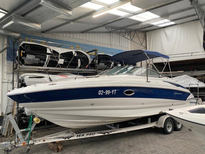 hoofdfoto: 1 Crownline 260 Bowrider