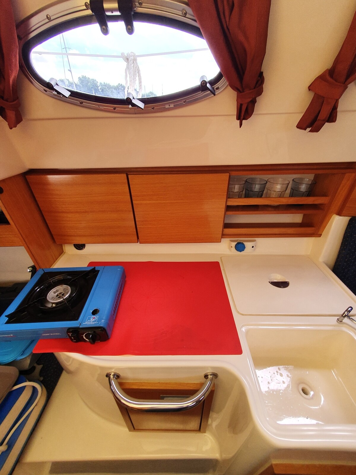 foto: 5 Odin  Nova 820