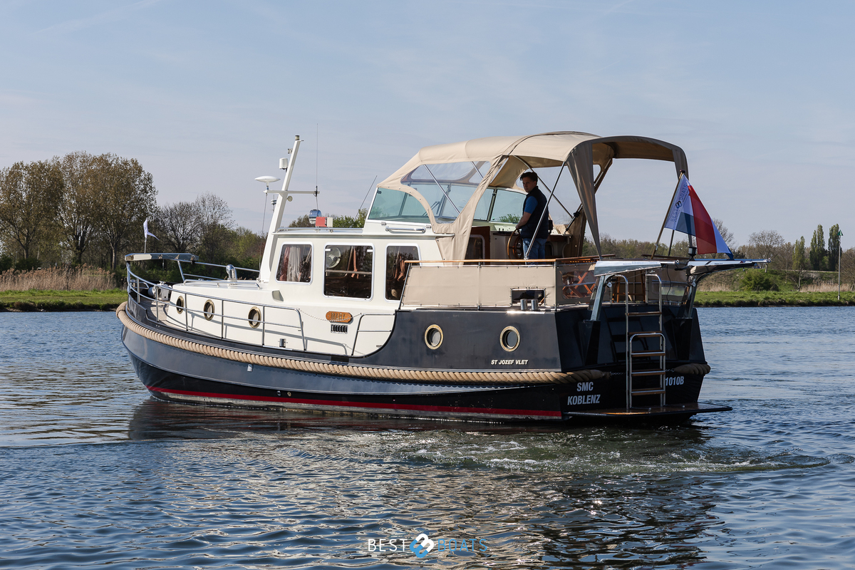 foto: 6 Linssen  St. Jozef 1050 Salon AK-L