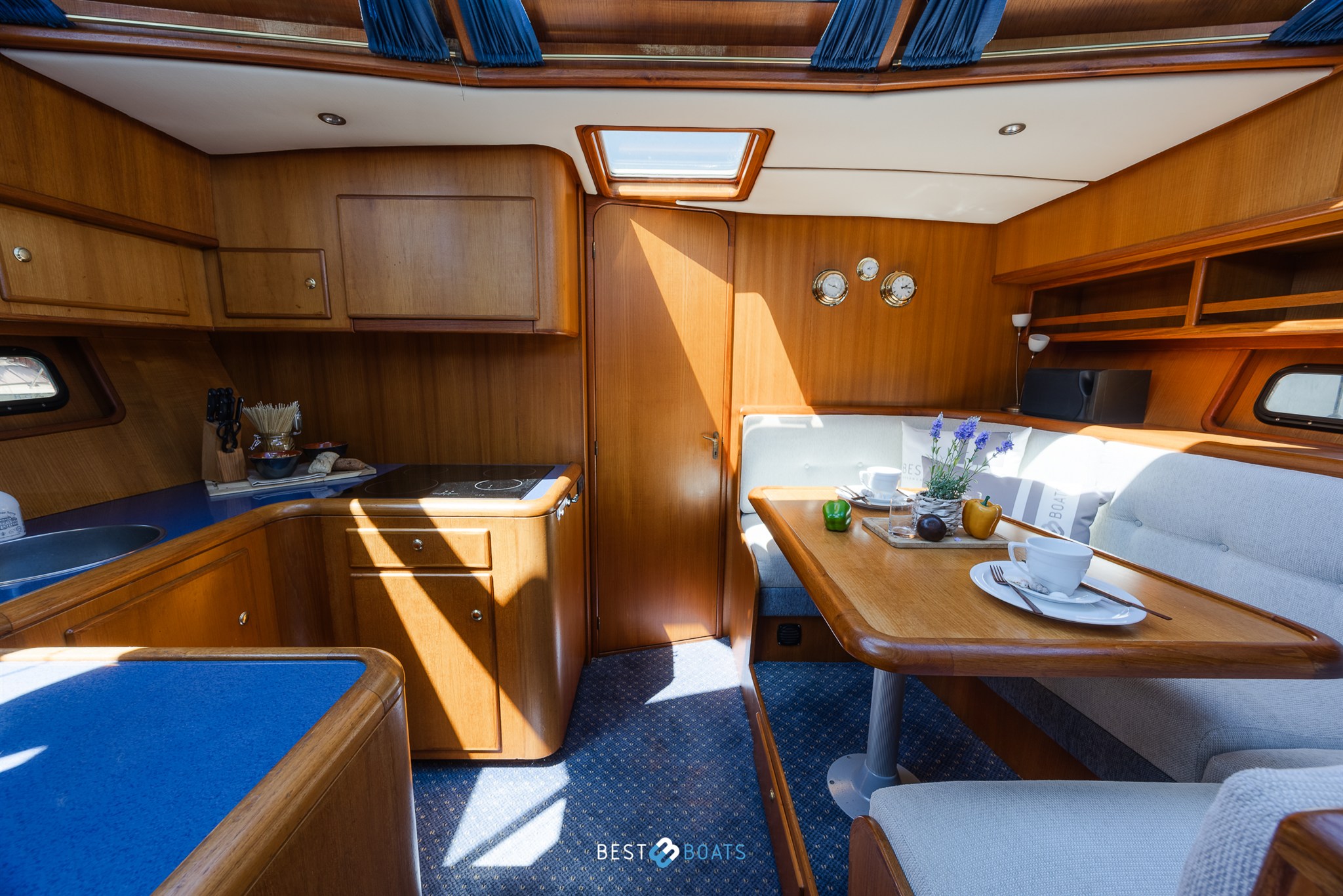 foto: 6 Vri-Jon Contessa 45E