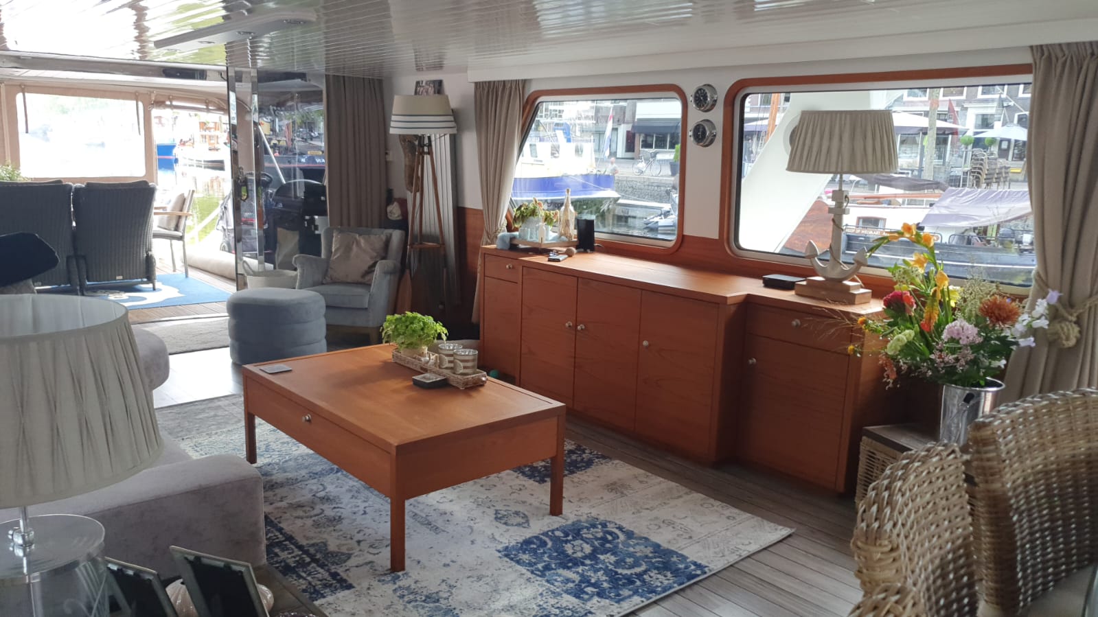 foto: 6 Jacabo 2300 (Varend woonschip)