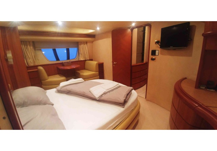 foto: 4 Azimut 68