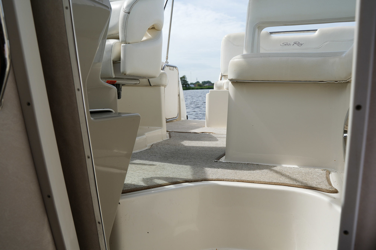 foto: 6 Sea Ray 255 Sundancer