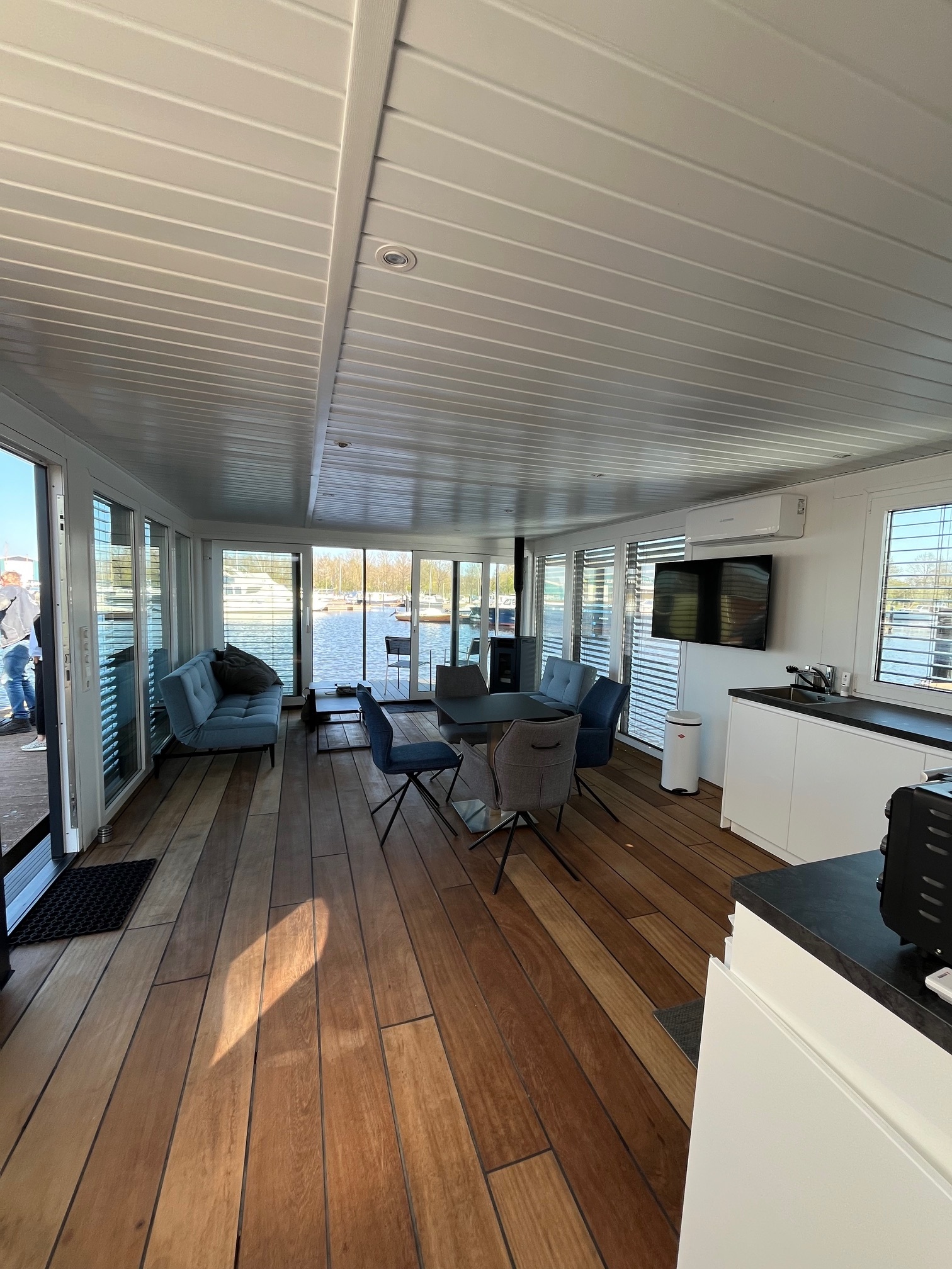 foto: 4 Dock 25 Houseboat 16 X 5 (met Ligplaats)