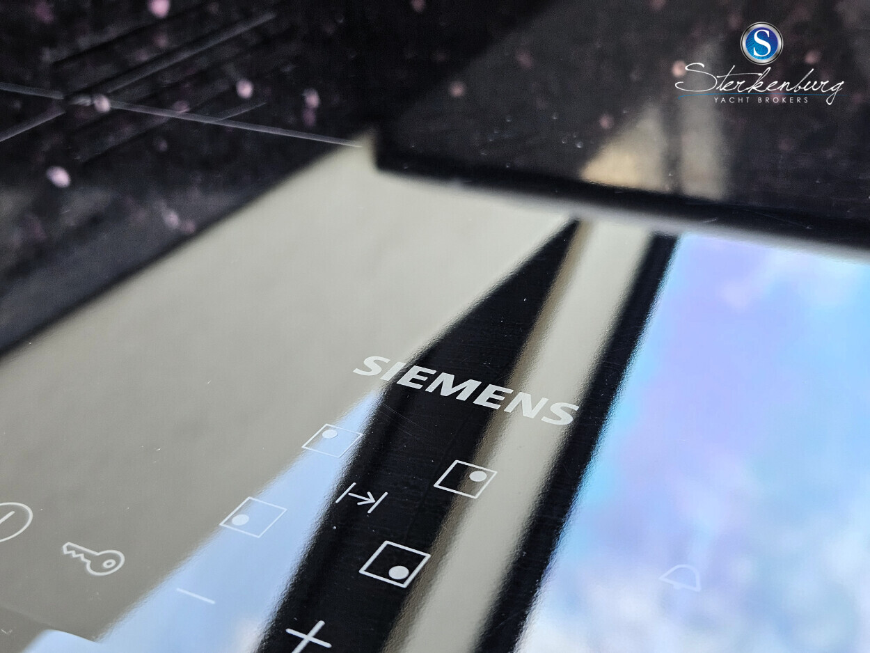 foto: 14 Fairline Phantom 50