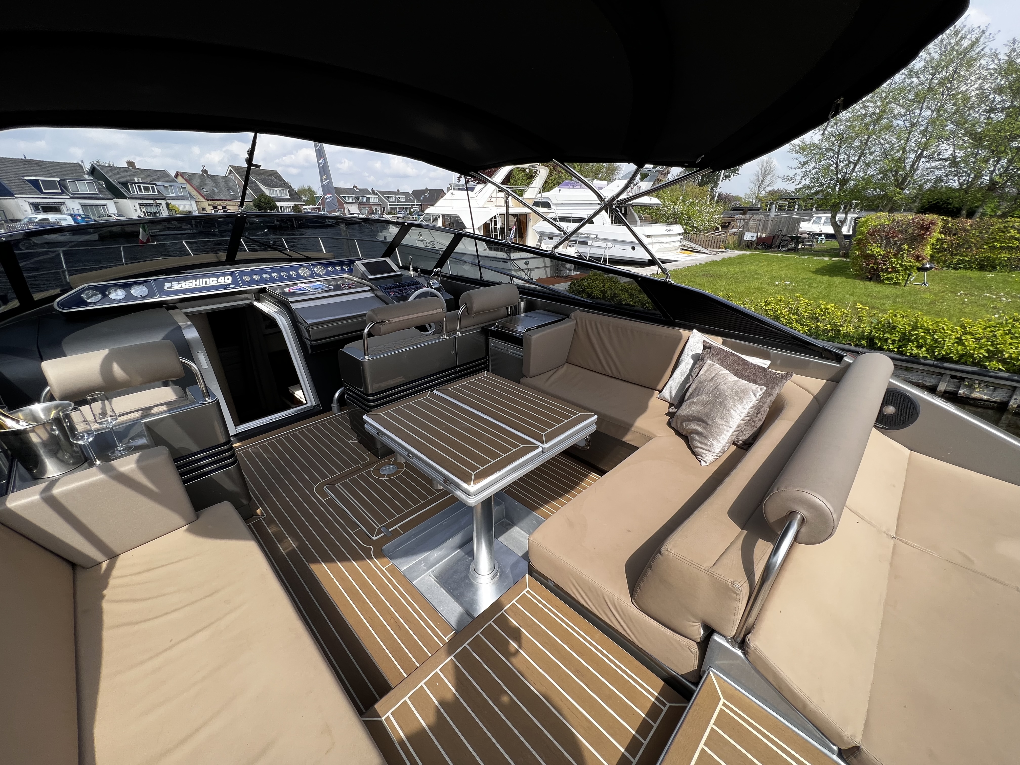 foto: 6 Pershing 40