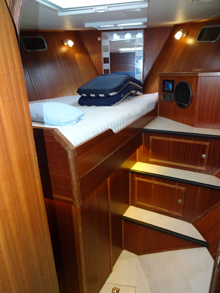 foto: 9 Trawlerjacht 48, zeegaand