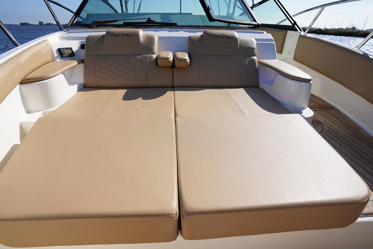 foto: 7 Sea Ray Sundancer 290