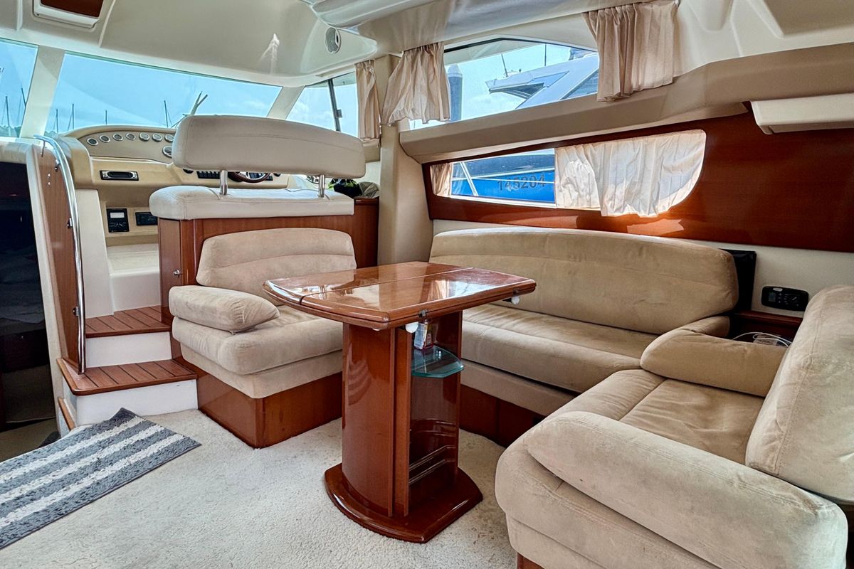 foto: 5 Prestige 42 Fly