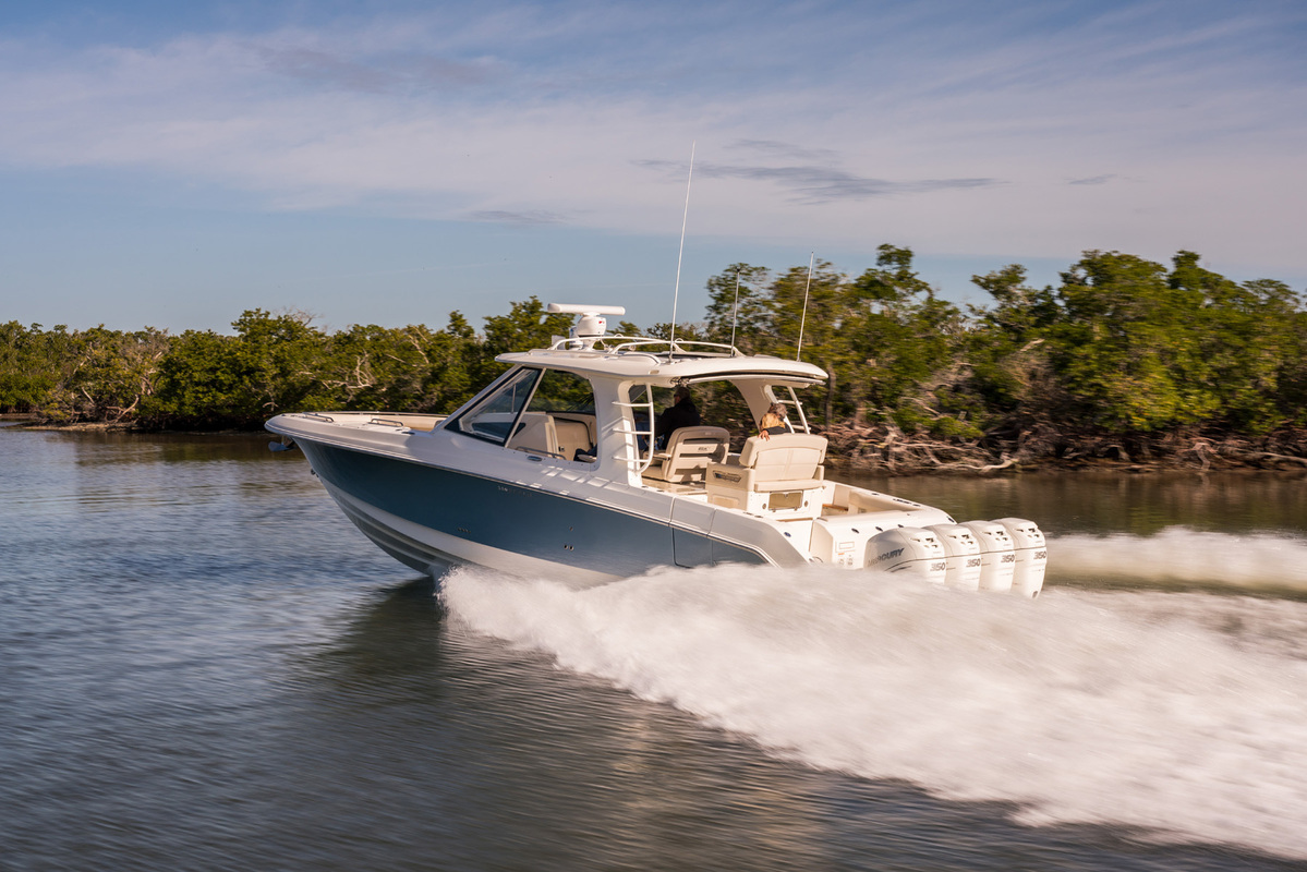 foto: 5 Boston Whaler 380 Realm