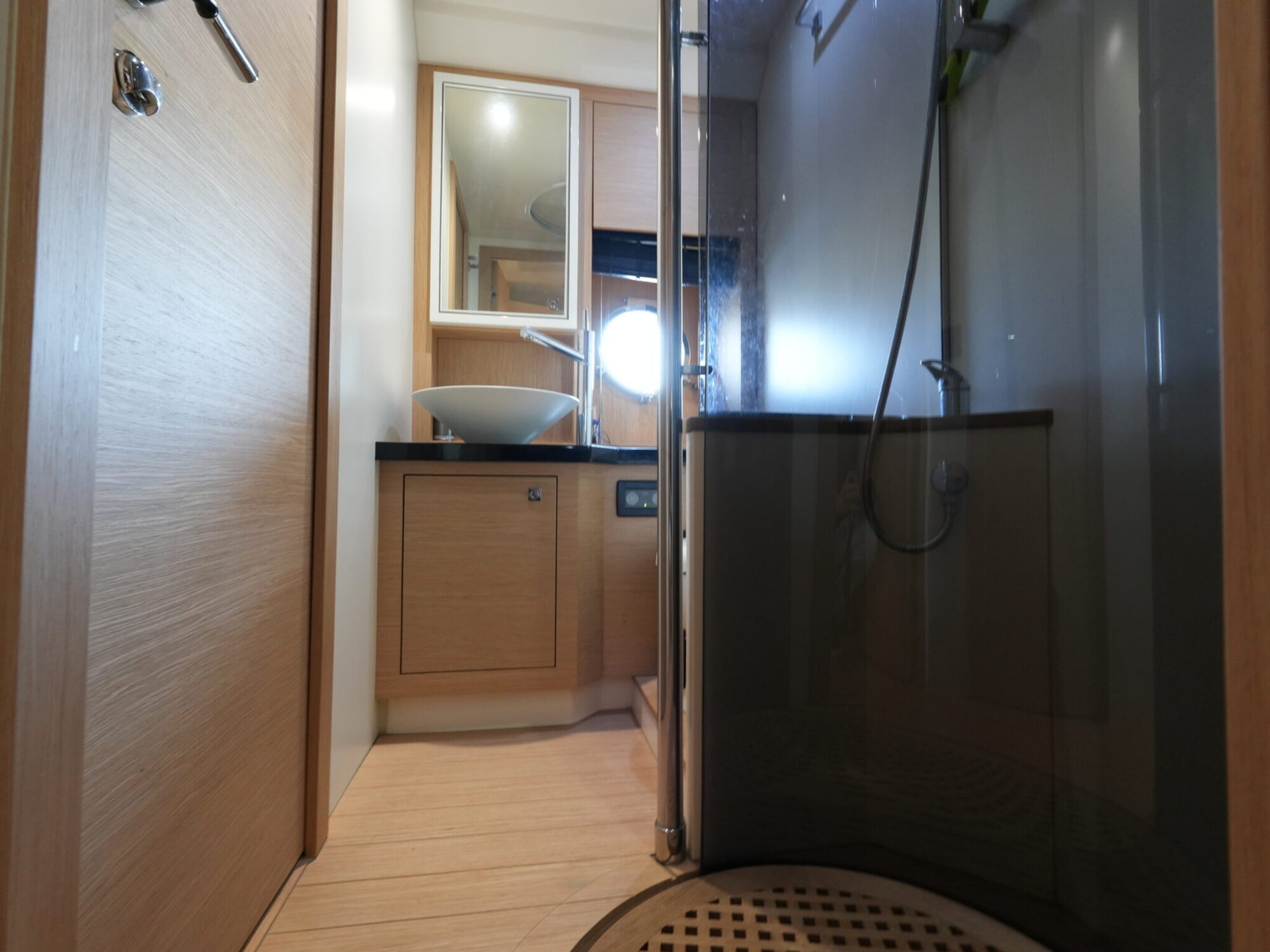 foto: 22 Sessa Sessa C46 HT IPS