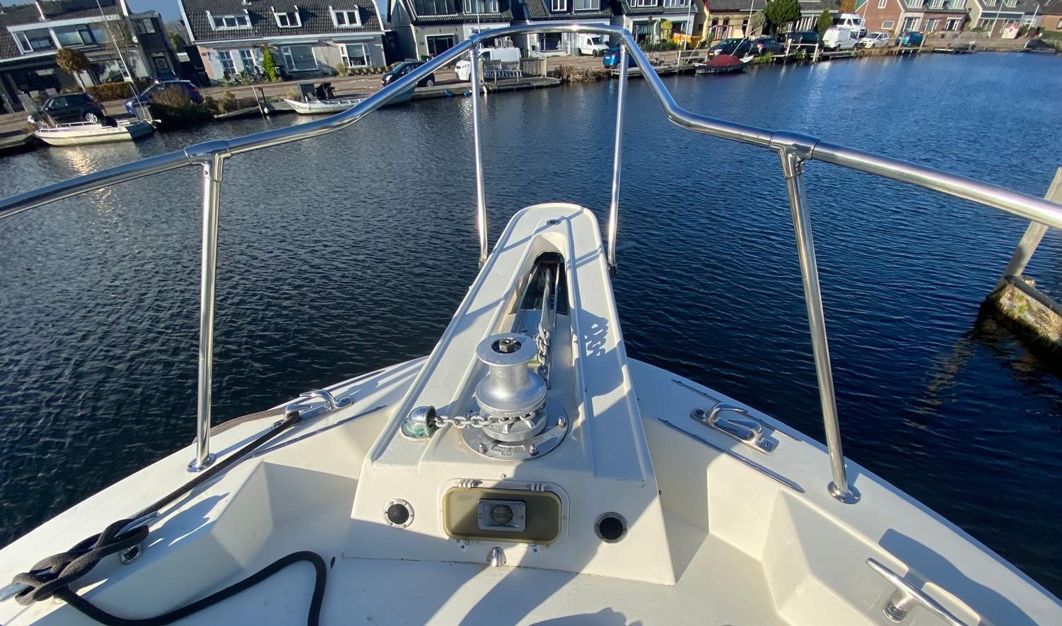foto: 6 Hatteras 70 Fly ( Varend Woonschip )