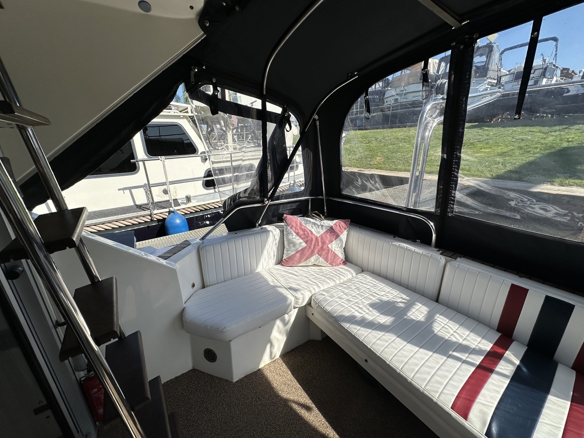 foto: 5 Fairline  31 Corniche 