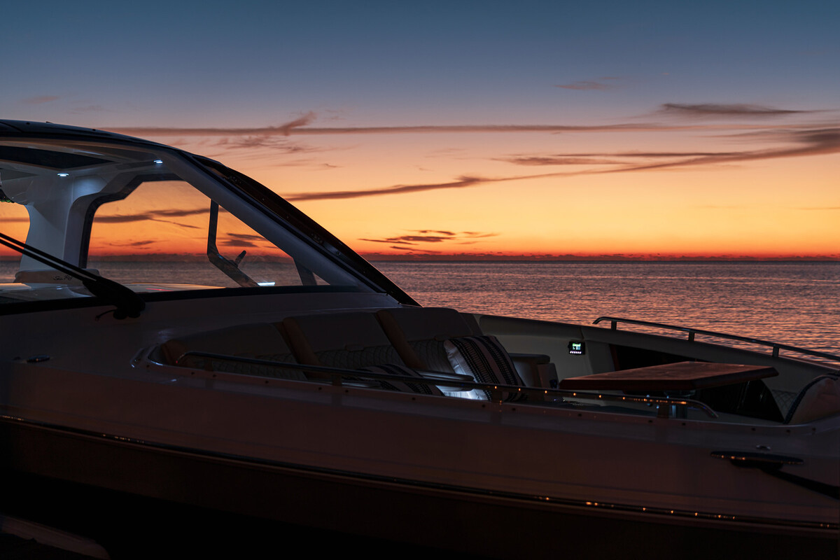 foto: 8 Sea Ray Sundancer 370