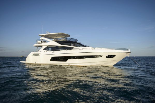 foto: 4 Sunseeker 75 Yacht