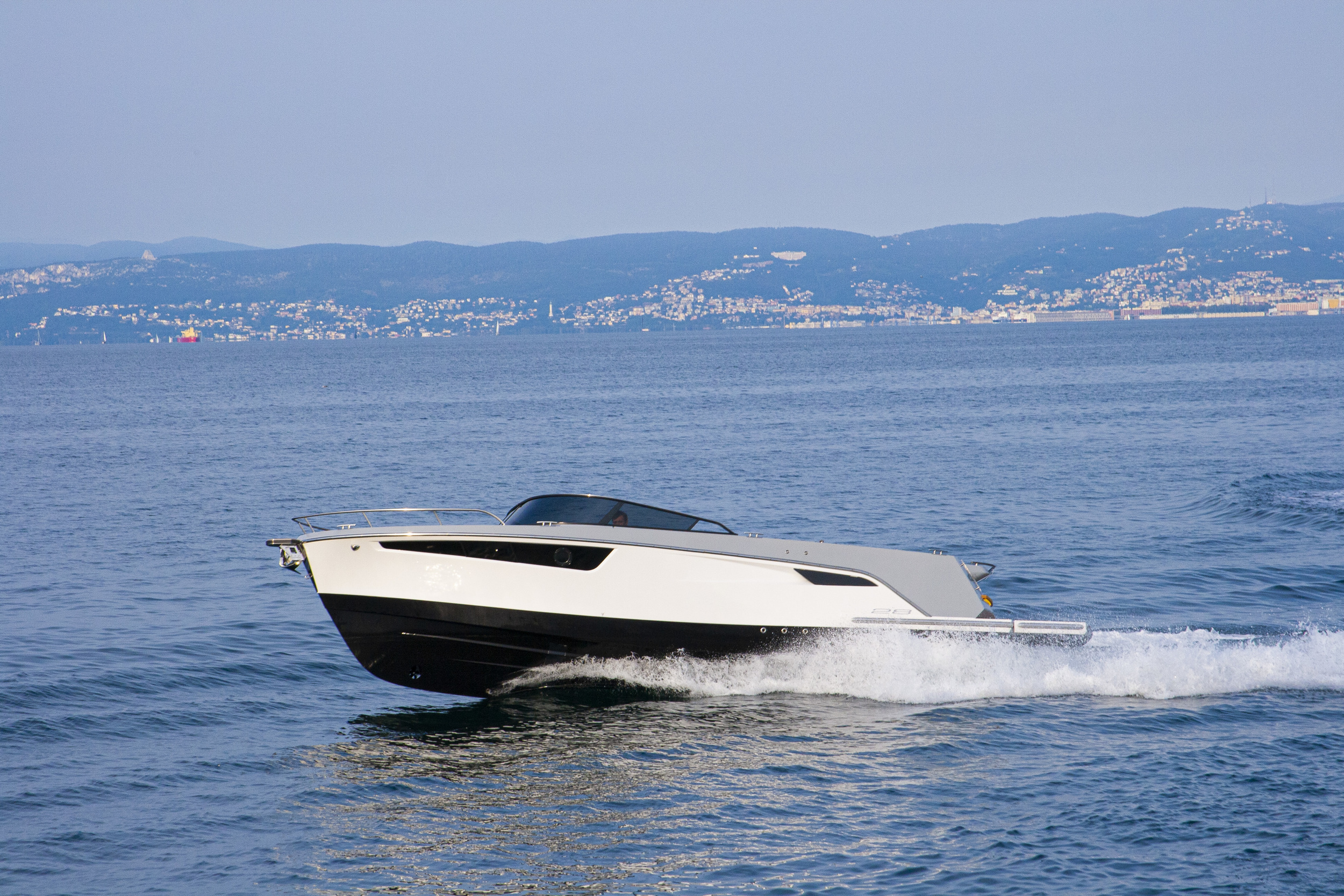 foto: 6 Alfastreet Marine 28 Cabin Electric