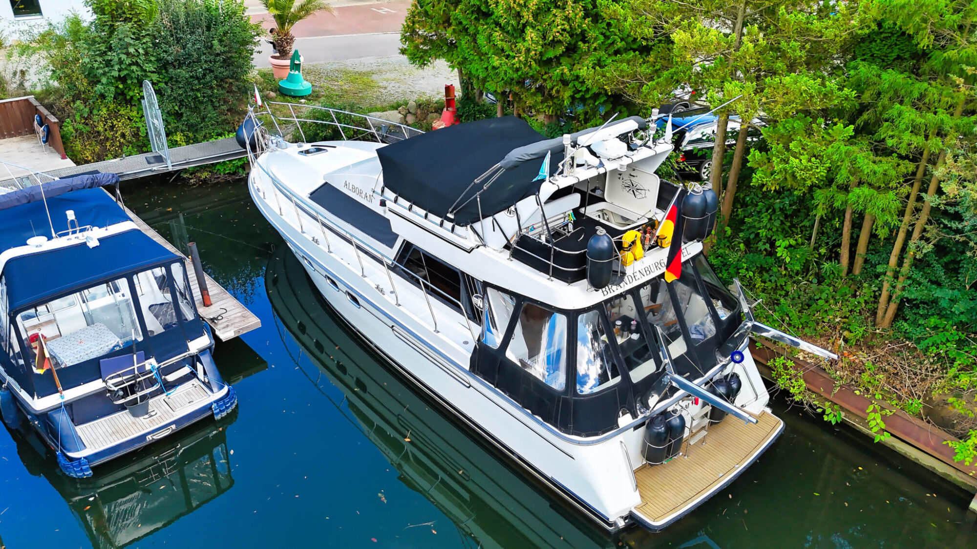 foto: 11 Neptunus Neptunus 138 / 46 Flybridge Sedan