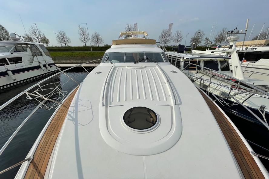 foto: 5 Fairline Squadron 56