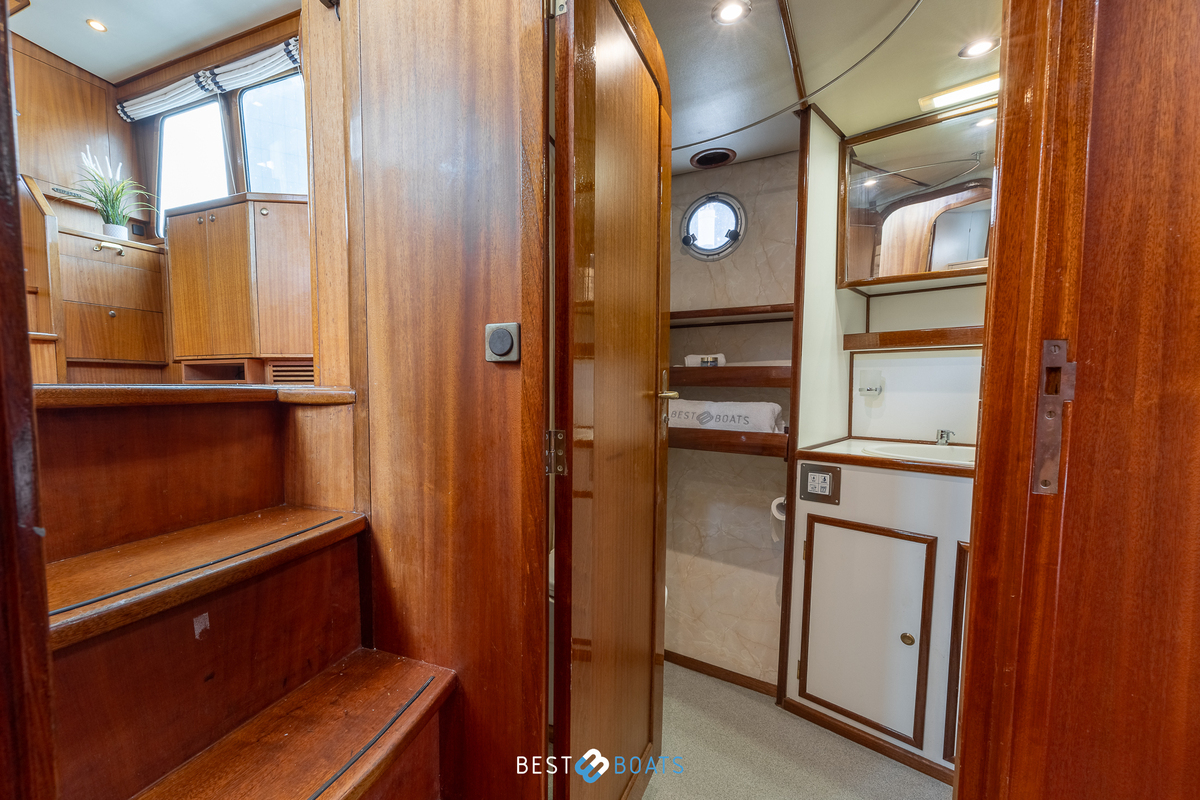 foto: 10 Tradewind 33