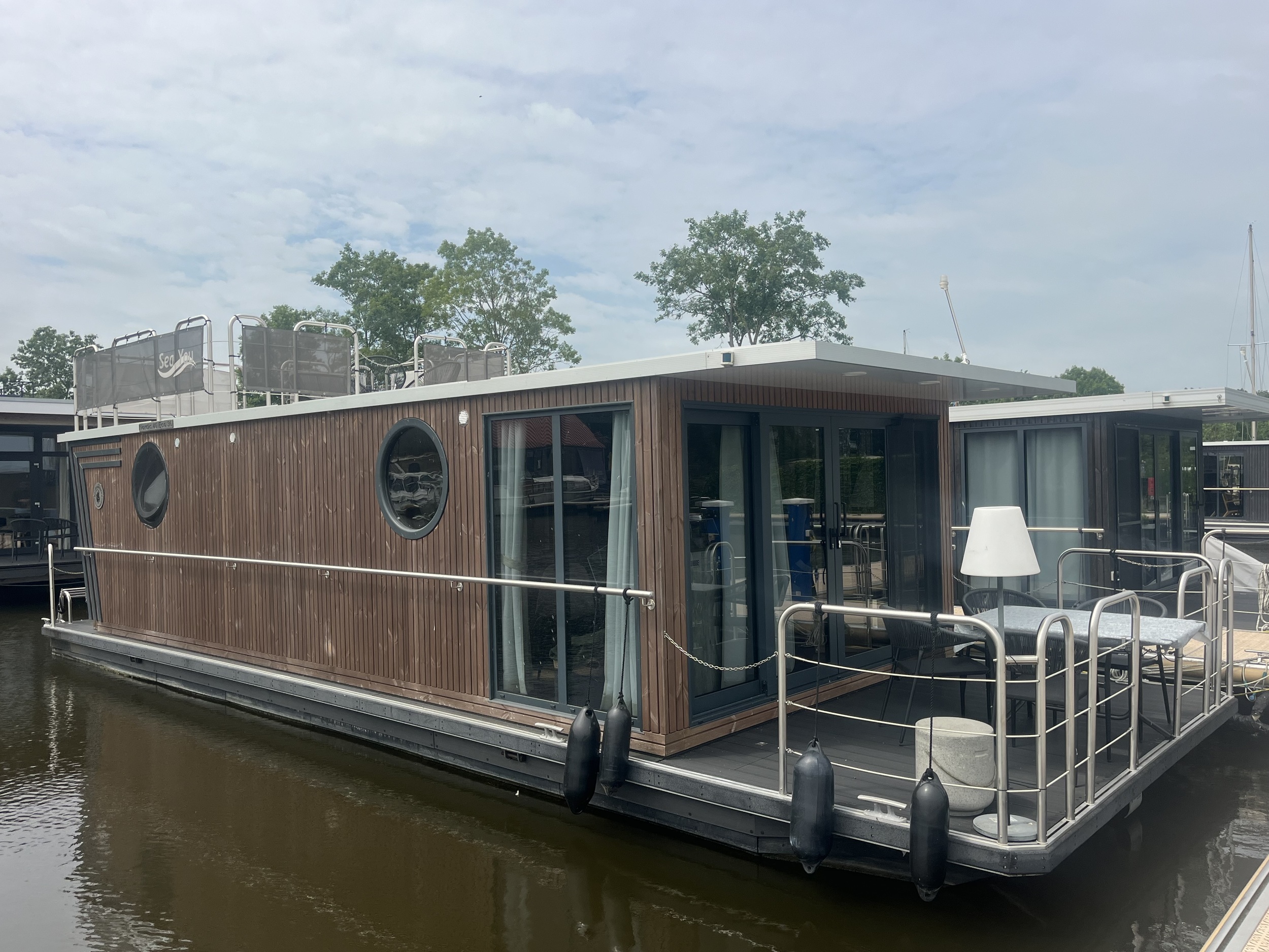 hoofdfoto: 1 Nordic Season Sneekermeer Ligplaats NS 40 Eco 36m2 Houseboat